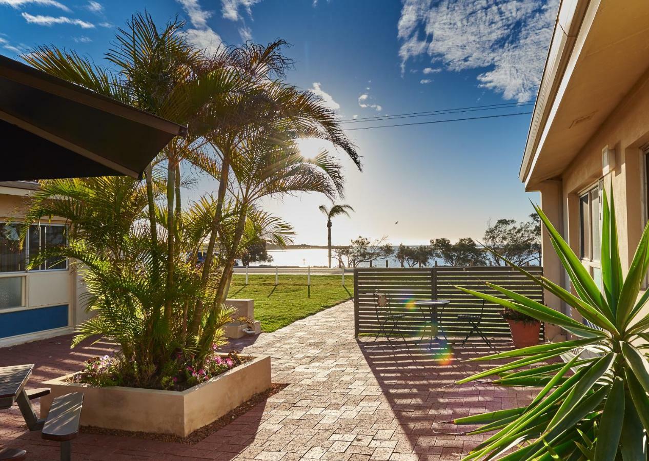 Api Pelican Beach Front Apartments Kalbarri Extérieur photo